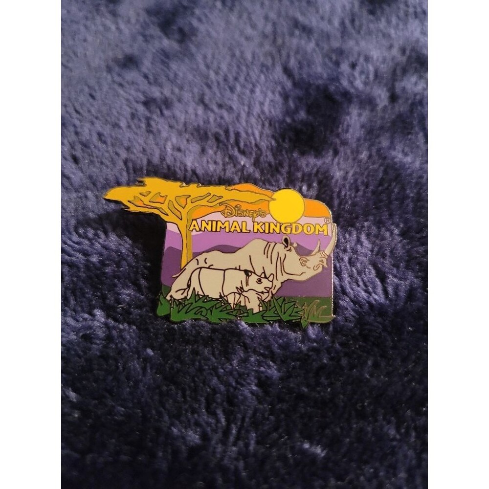 Vintage Disney Animal Kingdom Rhino & Baby Pin Safari Game 4/22/2001